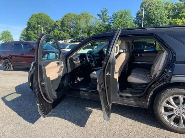 Used 2023 Agate Black Metallic Ford XLT image 18
