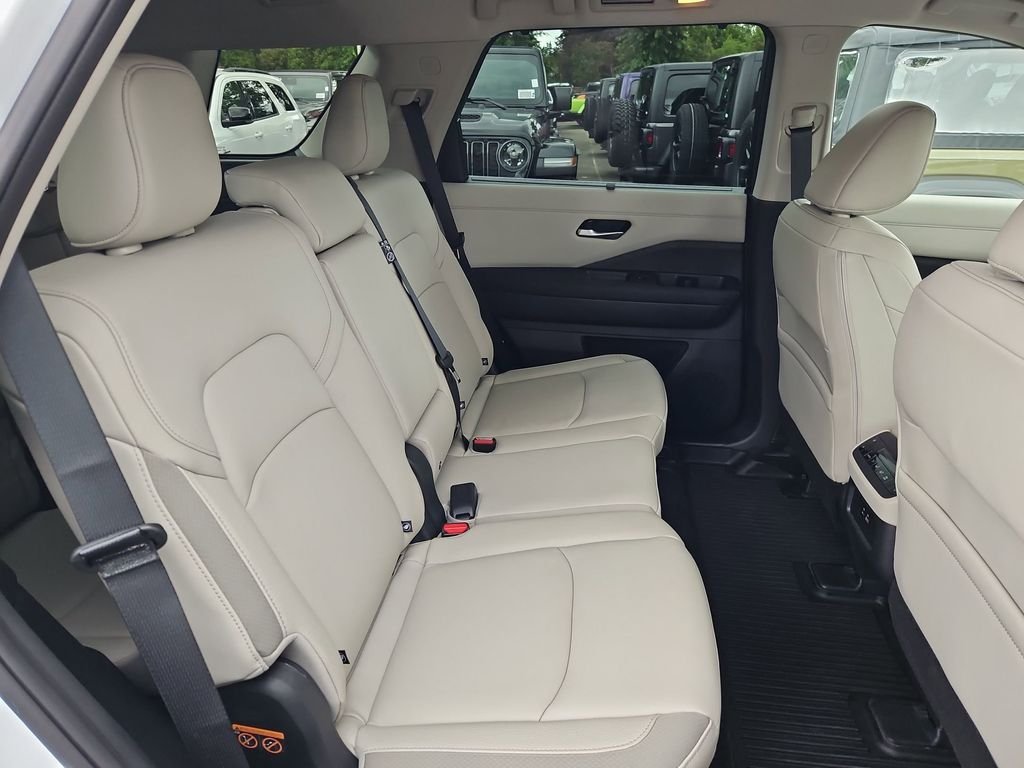 Certified Used 2025 White Pearl Nissan SL image 15