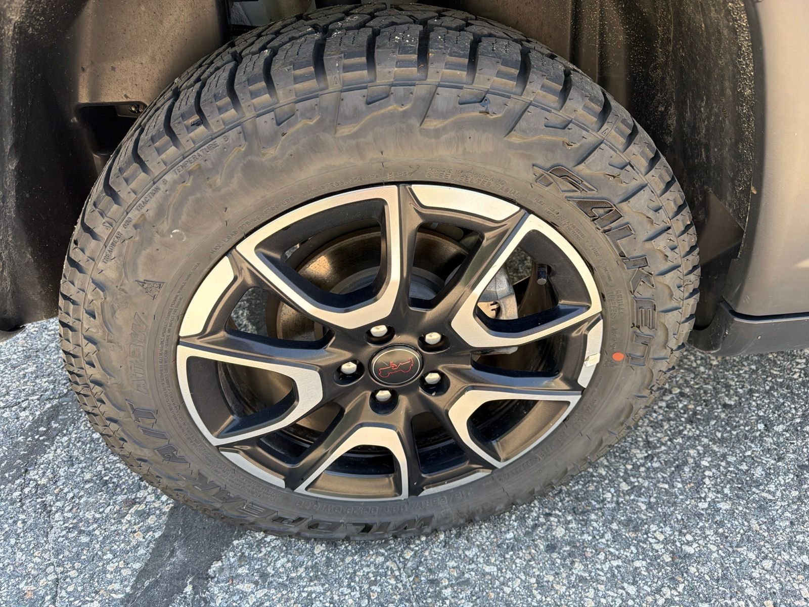 Used 2025 White Jeep Trailhawk image 10