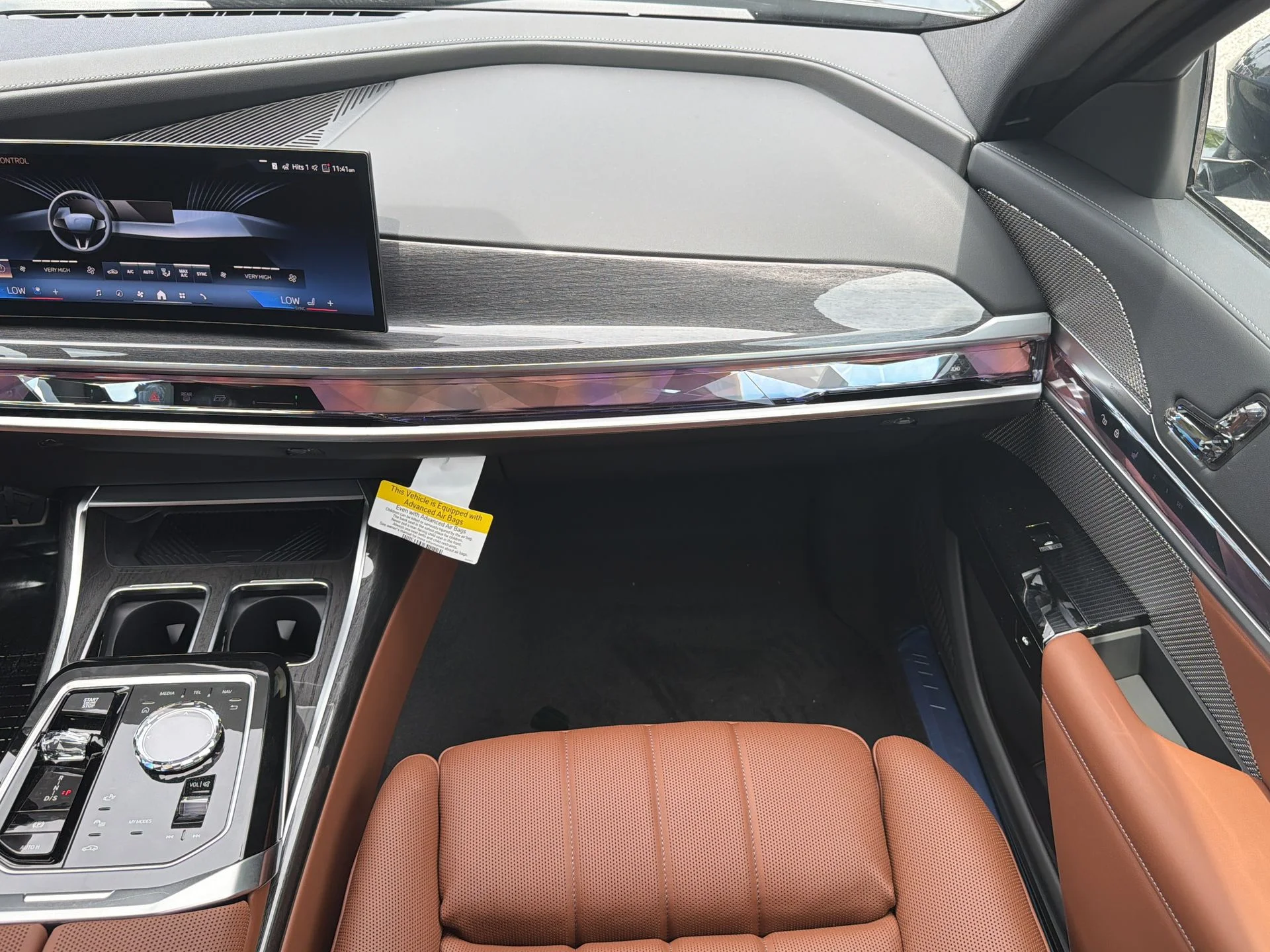 New 2026 Tanzanite Blue II Metallic BMW 740i xDrive image 17
