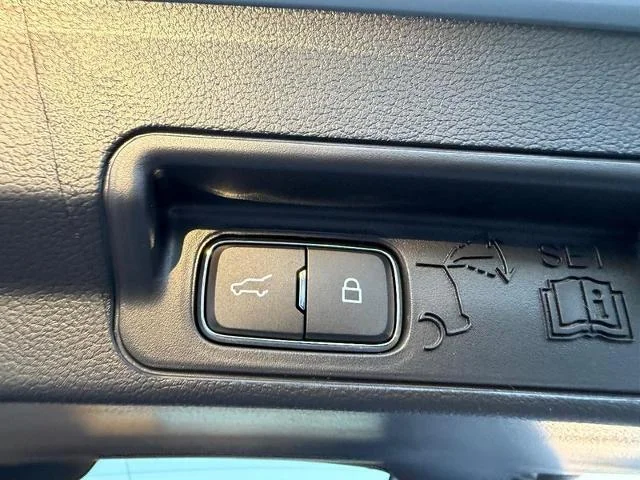 New 2026 Space White Metallic Ford Tremor® image 34