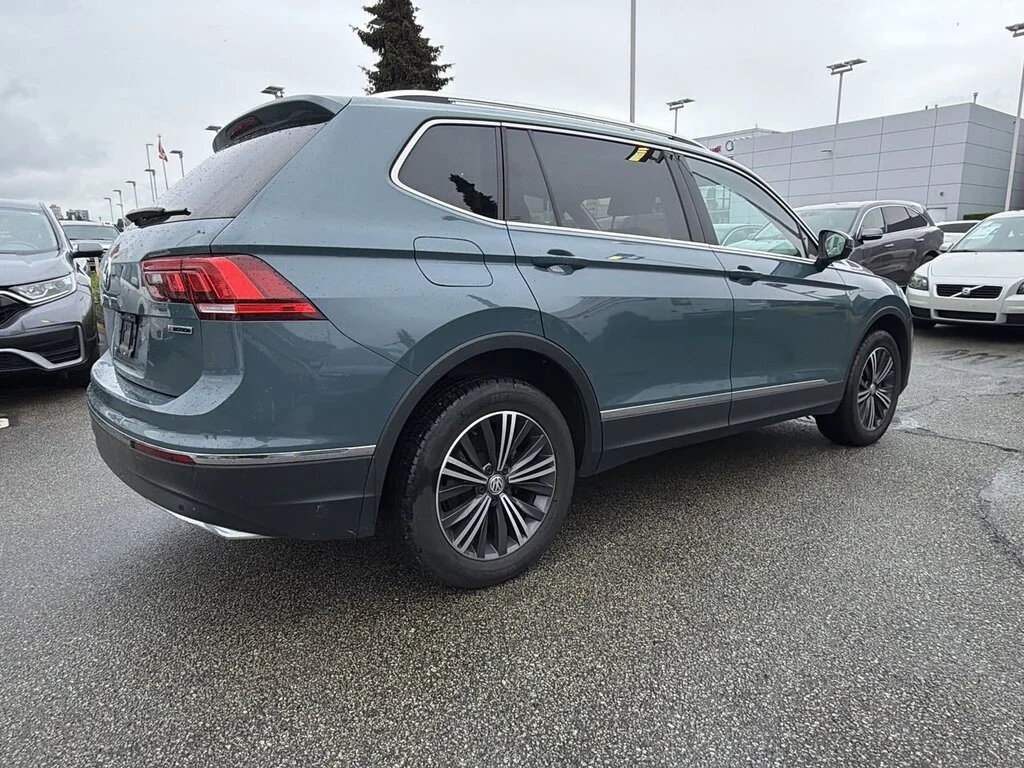 Used 2021  Volkswagen Highline 2.0T 8sp at w/Tip 4M Dilawri Certified image 8