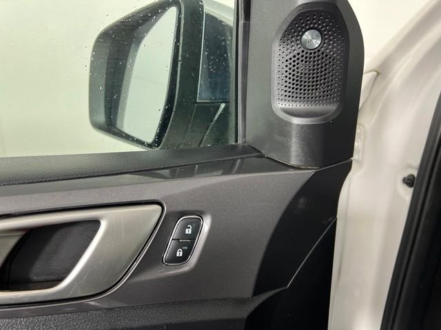 Used 2019 White Ford Lariat image 17