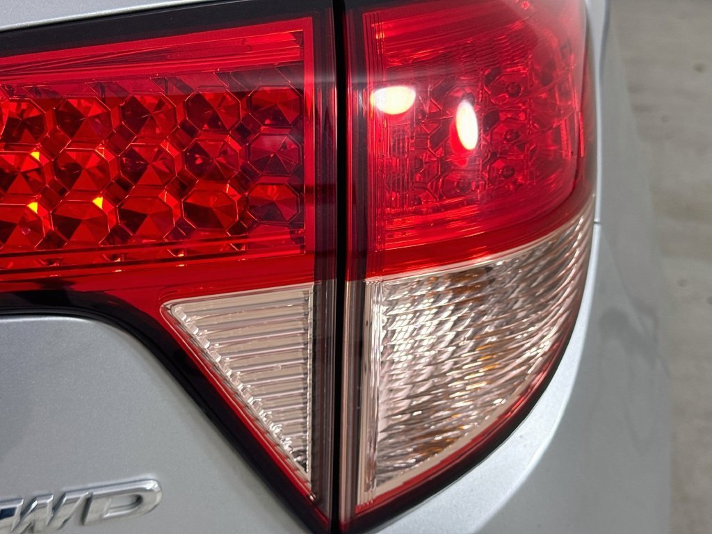 Used 2016 Silver Honda EX-L image 33