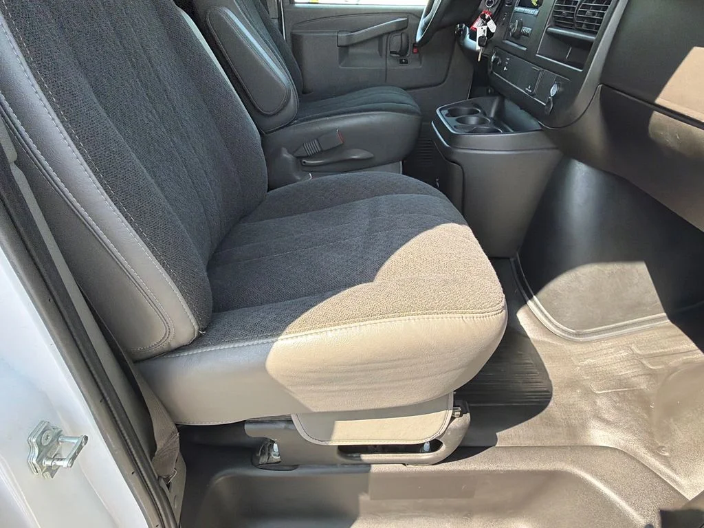 Used 2024 White GMC Work Van image 13