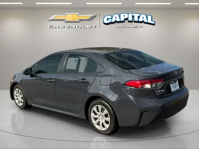 Used 2024  Toyota LE image 3