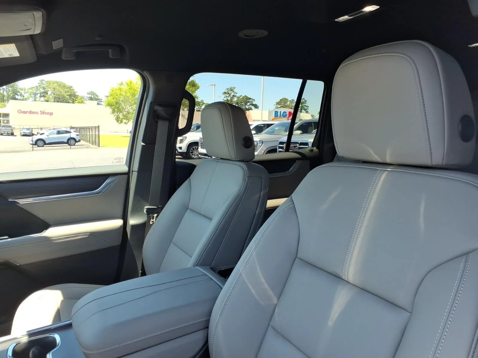 2026 GMC Acadia Elevation - Photo 14