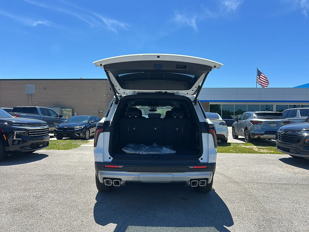 2026 Chevrolet Traverse LT - Photo 6