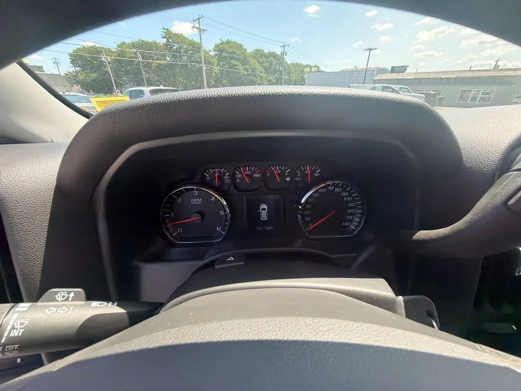 Used 2018 GRAPHITE METALLIC Chevrolet LS image 31