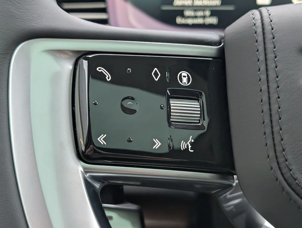 New 2026 Santorini Black Land Rover SE image 21