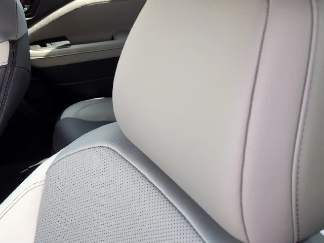 New 2026 CRYSTAL WHITE PEARL Subaru Limited Hybrid image 12