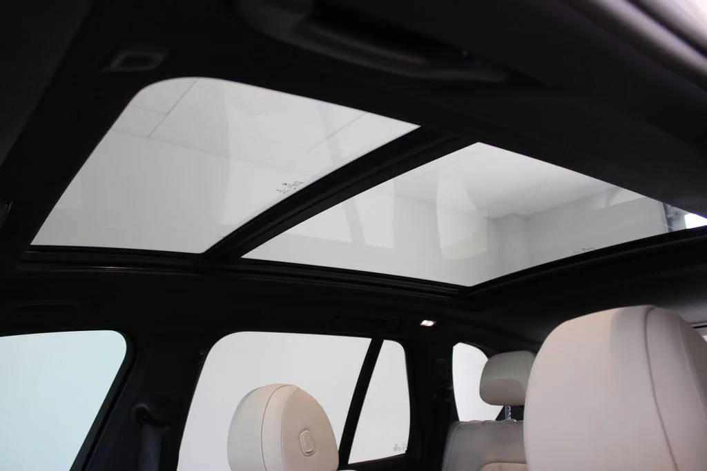 Used 2022 White BMW xDrive40i image 26