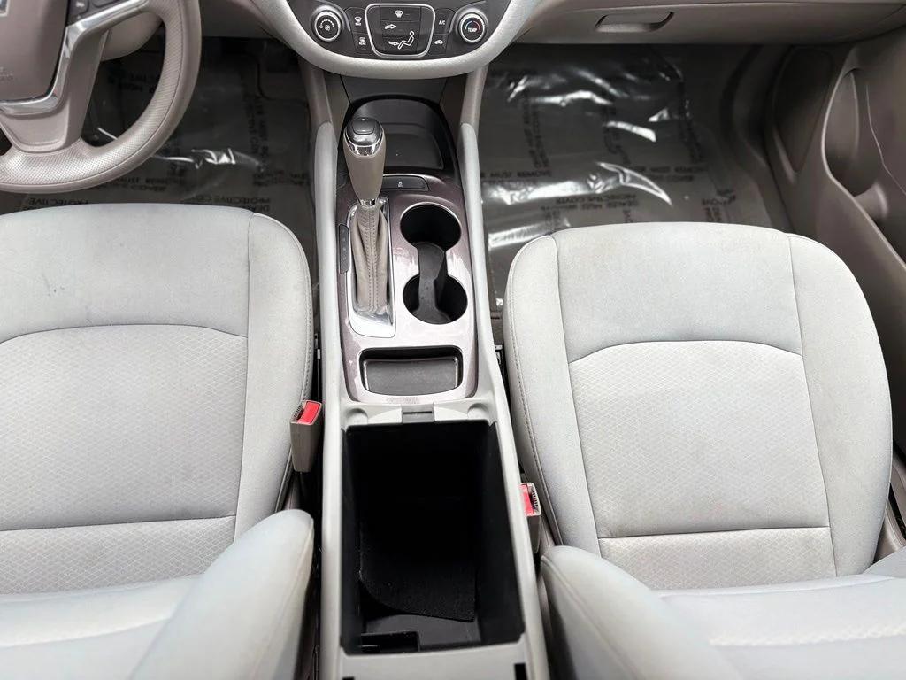 Used 2020 White Chevrolet LS image 13