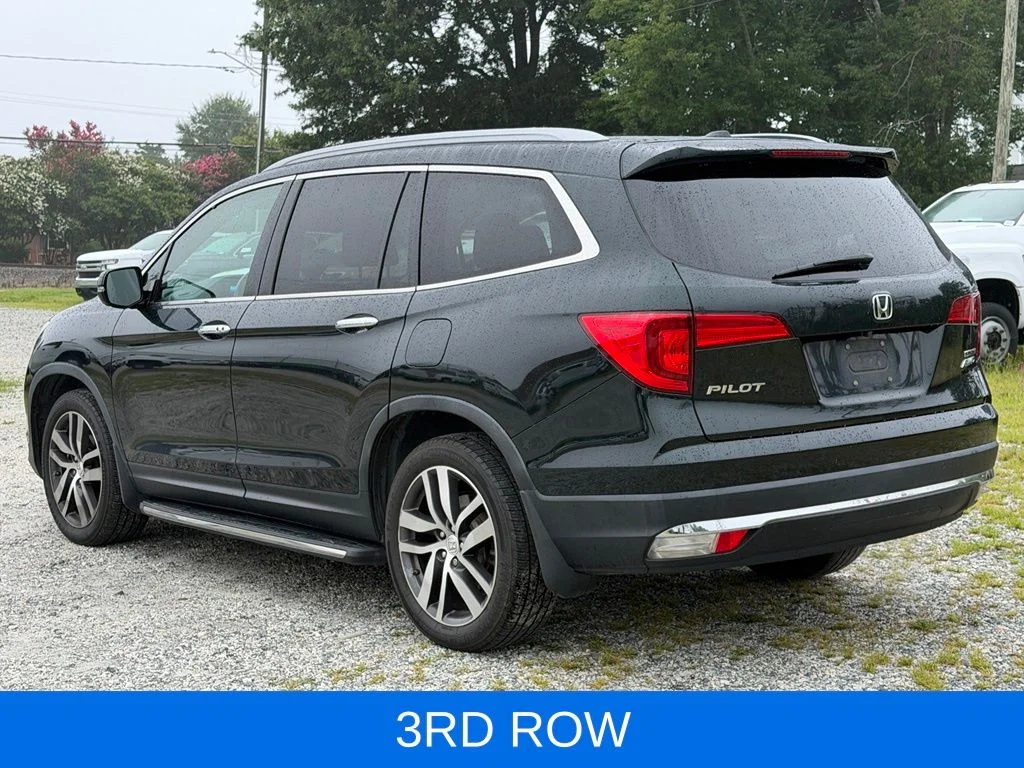 Used 2016 Green Honda Touring image 6