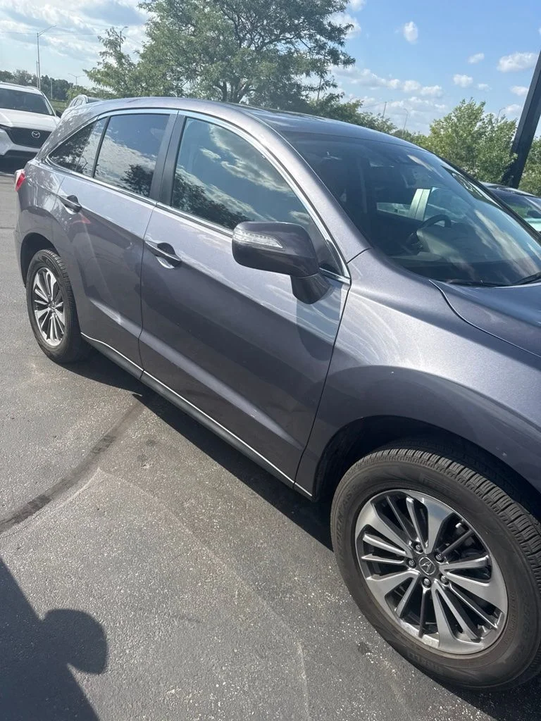 Used 2018  Acura Advance Package image 2