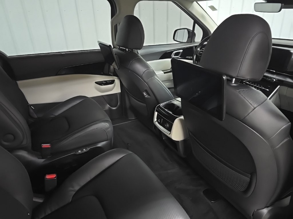 Used 2022 Gray Kia SX Prestige image 19
