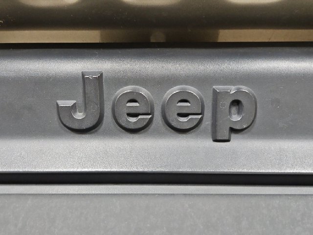 Used 2004 Beige Jeep Sport image 37