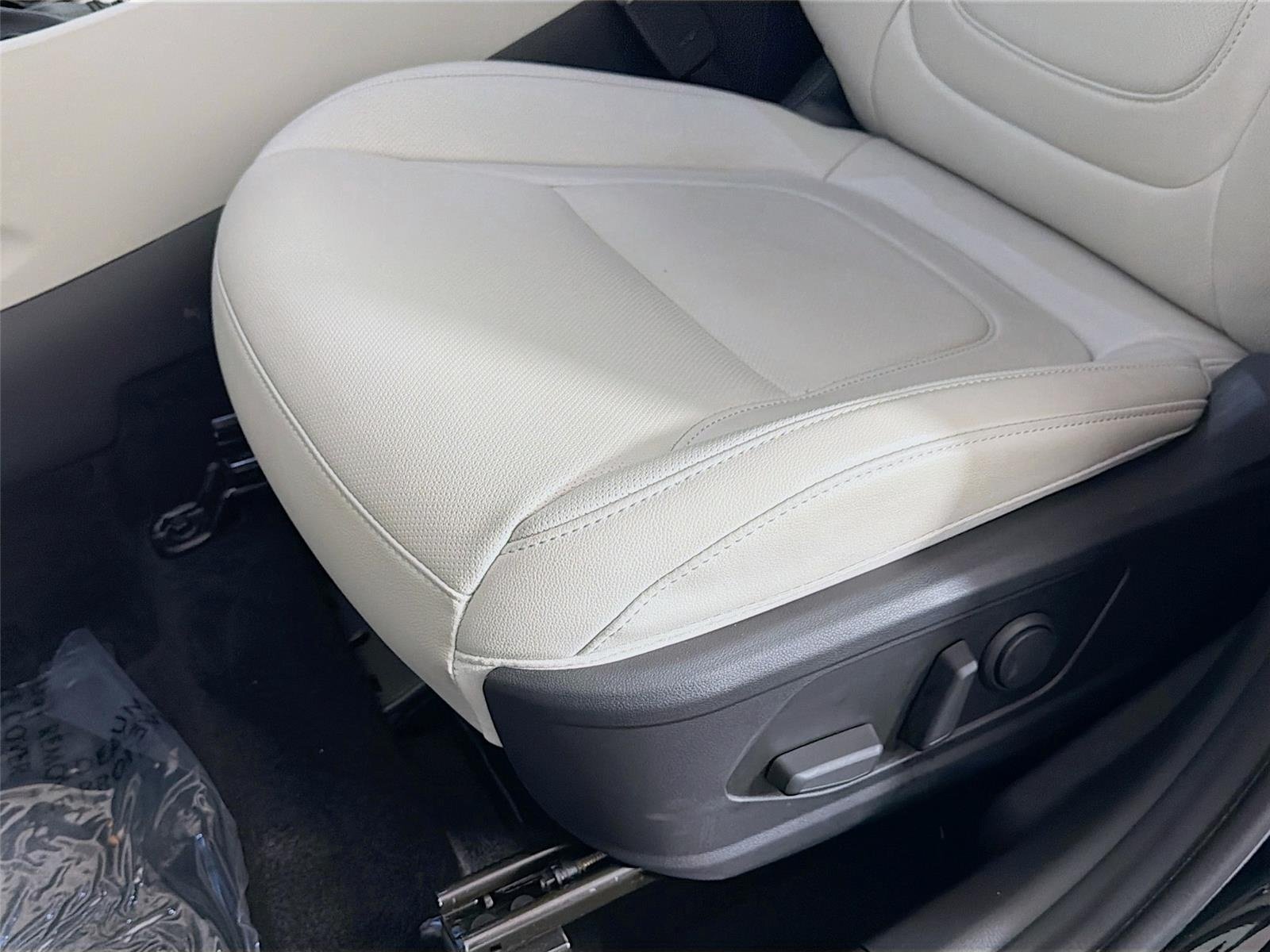 Used 2025 Phantom Black Hyundai SEL Convenience image 21