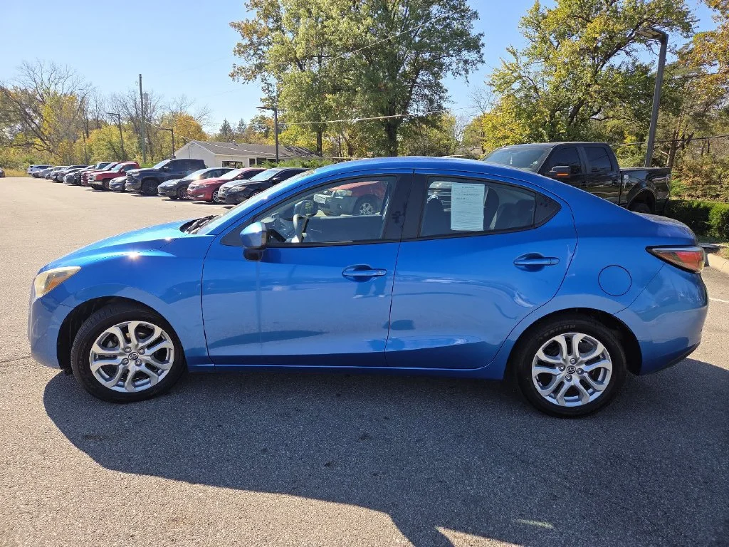 Used 2016 Blue Scion Base image 21