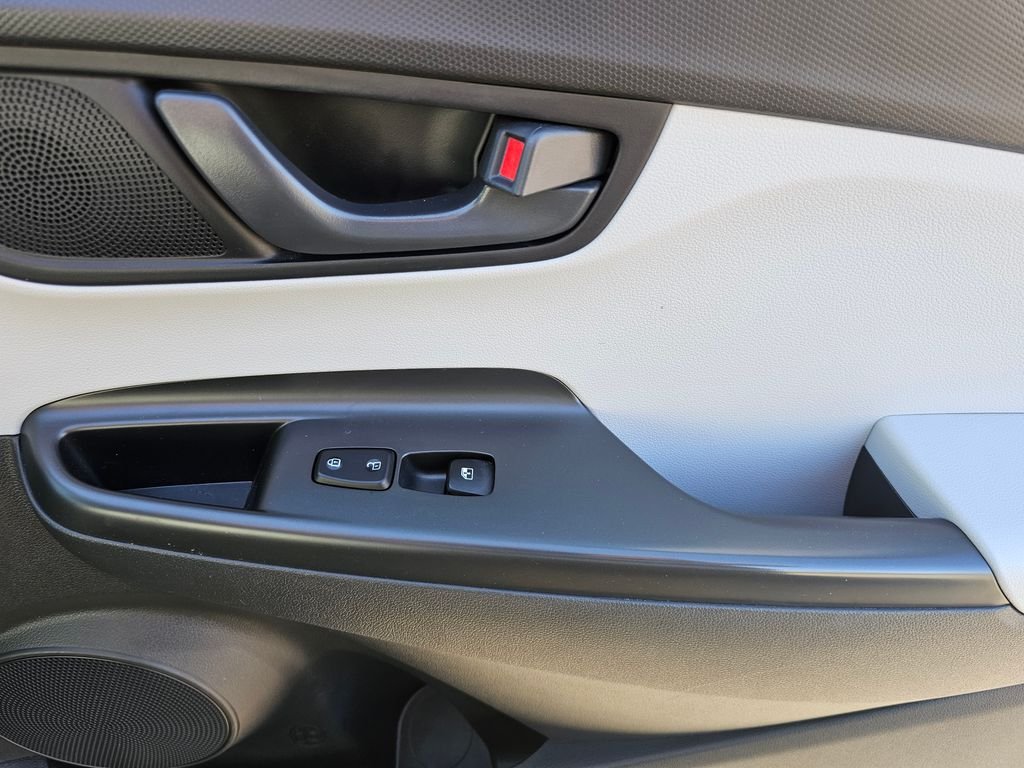 2023 Hyundai Kona SEL - Photo 10