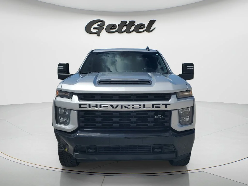 Used 2021 SILVER ICE METALLIC Chevrolet Custom image 2