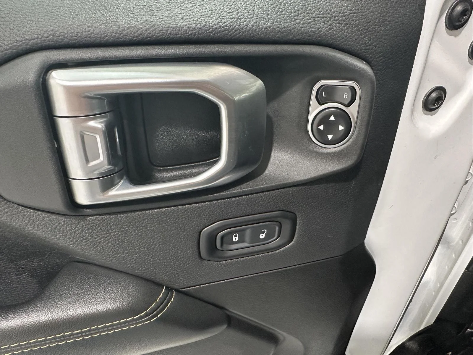 Used 2024 Bright White Jeep Sahara image 21