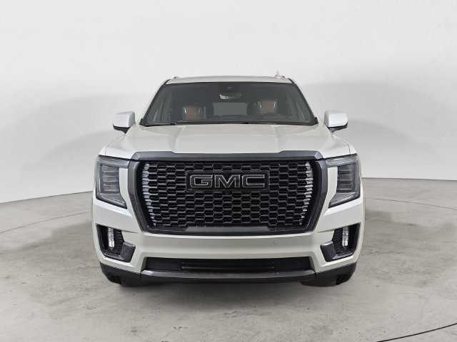 Used 2024 White Frost Tricoat GMC Denali Ultimate image 2