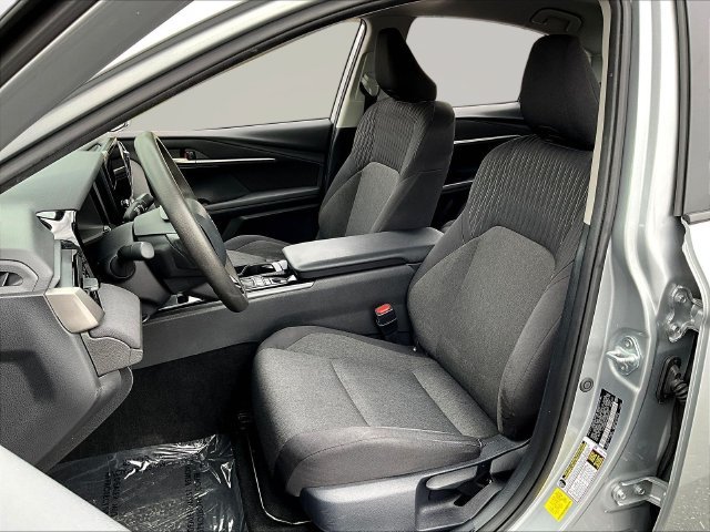 Used 2025 Silver Toyota LE image 23