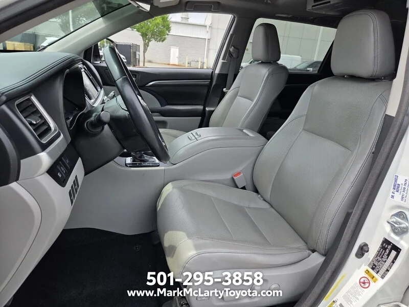 Used 2017 Blizzard Pearl TOYOTA LIMITED V6 FWD image 9