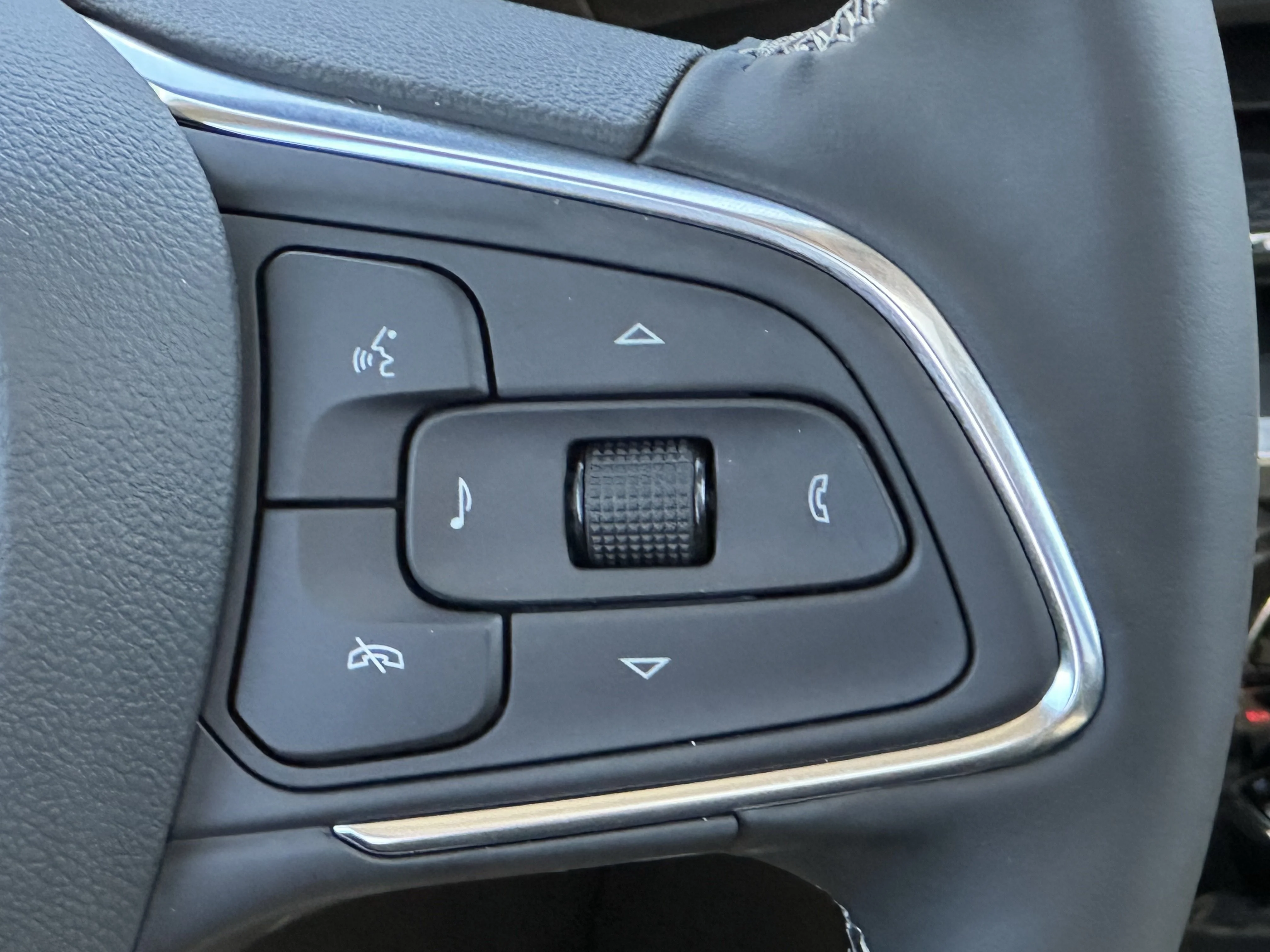 New 2026 Ebony Twilight Metallic Buick Avenir image 13