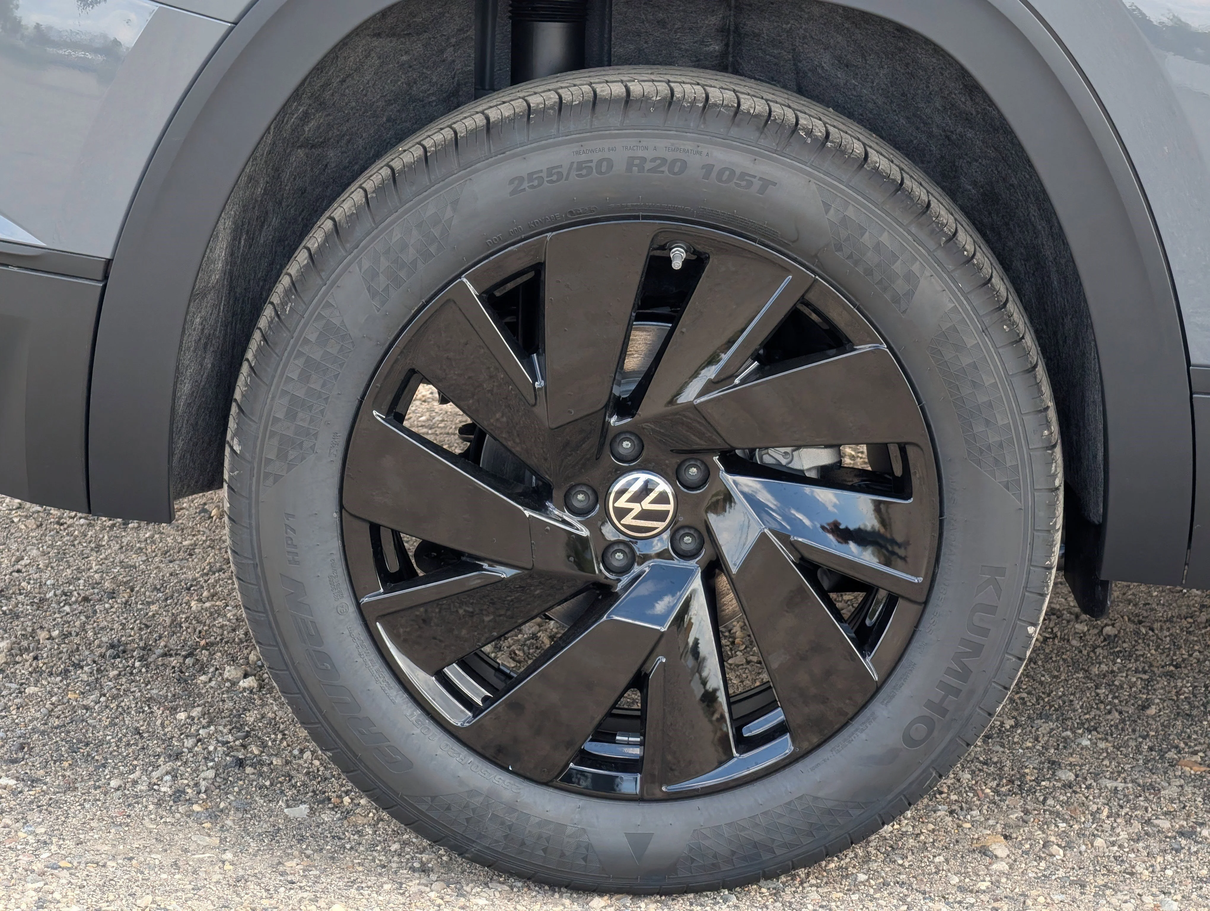 New 2026 Pure Gray Volkswagen 2.0T SE w/Technology image 5
