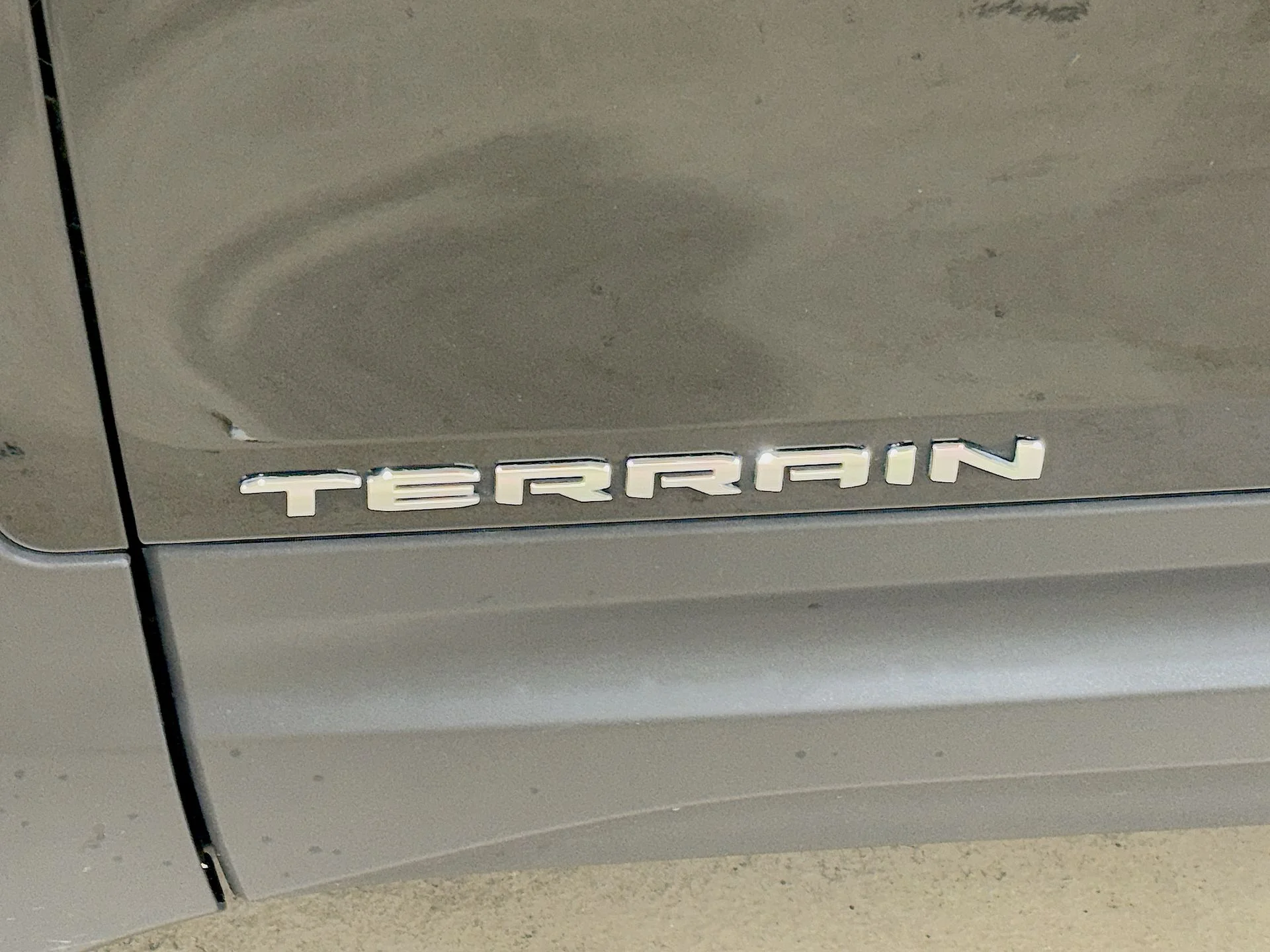 Used 2024 Ebony Twilight Metallic GMC SLE image 29