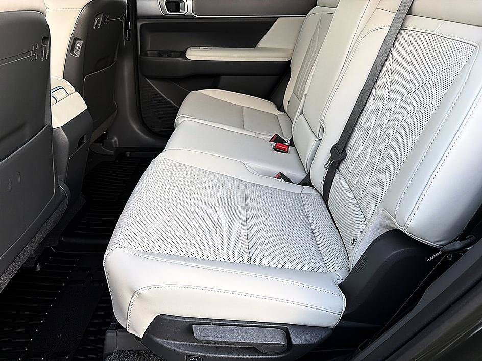 Used 2026 Rockwood Green Hyundai SEL image 8