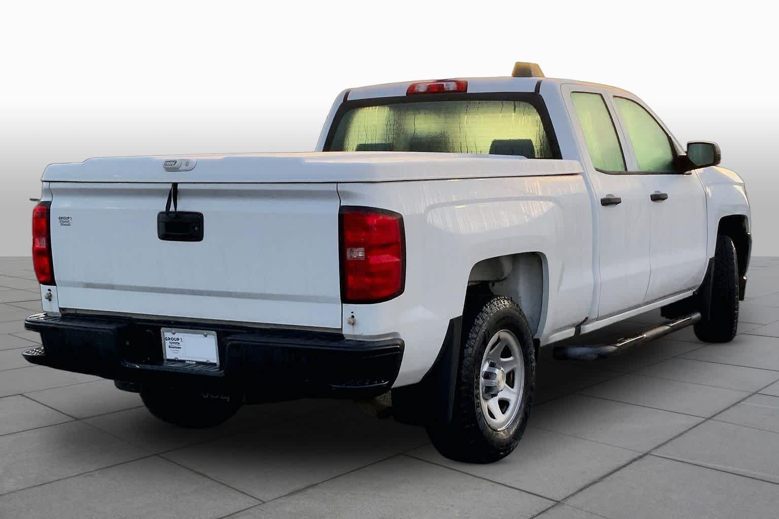 Used 2017 Summit White Chevrolet Work Truck image 12