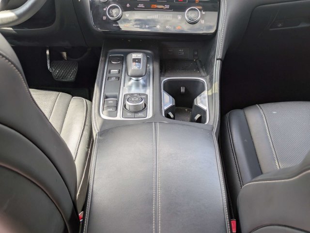 Used 2025 Gray INFINITI LUXE image 21