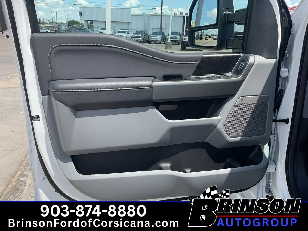 New 2026 Oxford White Ford F-250® XLT image 10