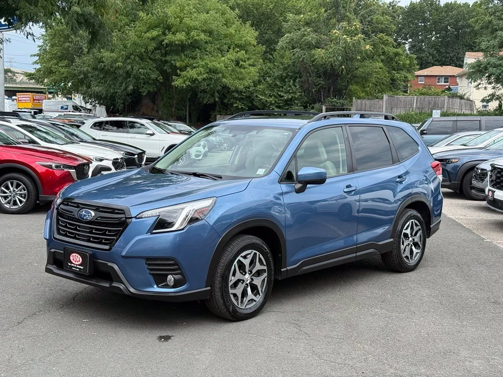 Used 2023 Horizon Blue Pearl Subaru Premium image 1