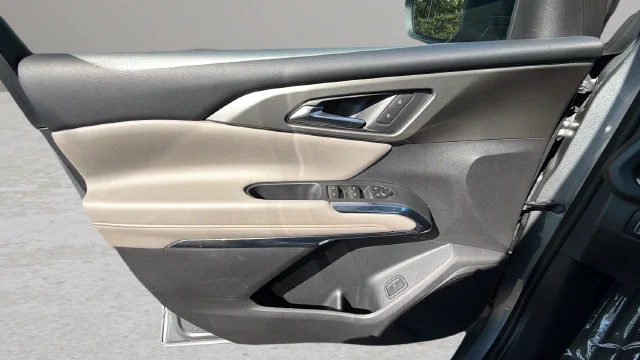 Used 2026 Gray Chevrolet LT image 21