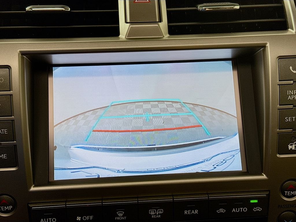 Used 2020 White Lexus 460 image 15