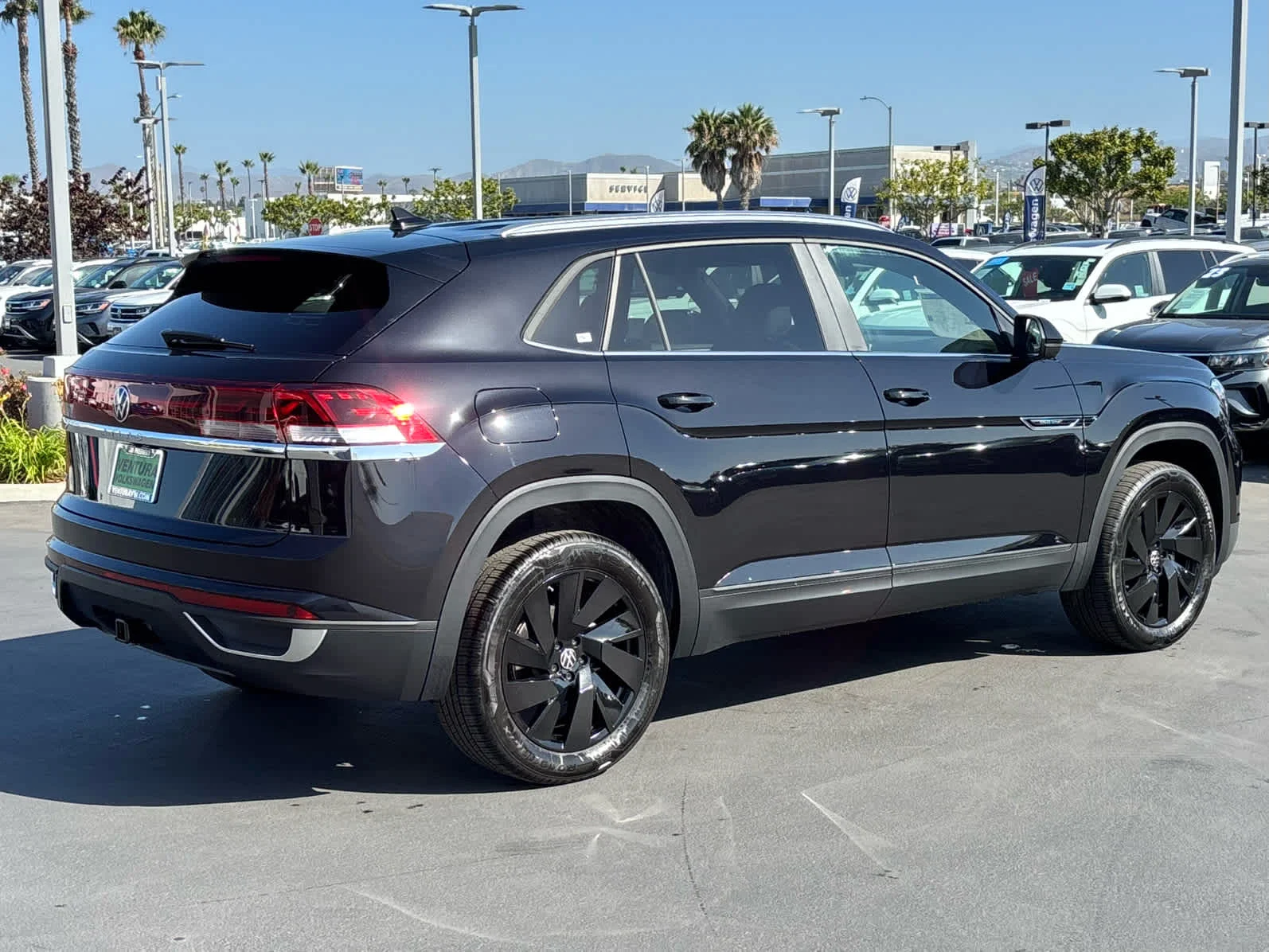 New 2026 DEEP BLACK Volkswagen 2.0T SE w/Technology image 3