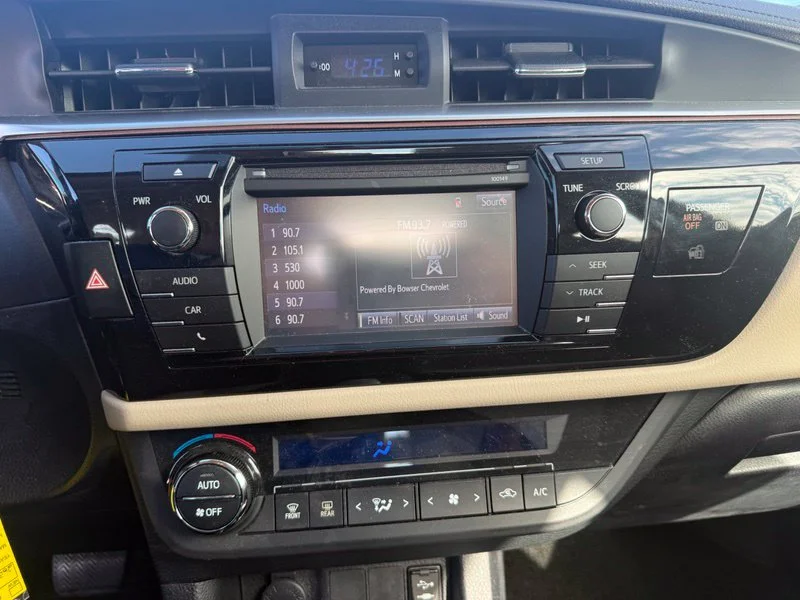 Used 2015 Brown Toyota LE image 7