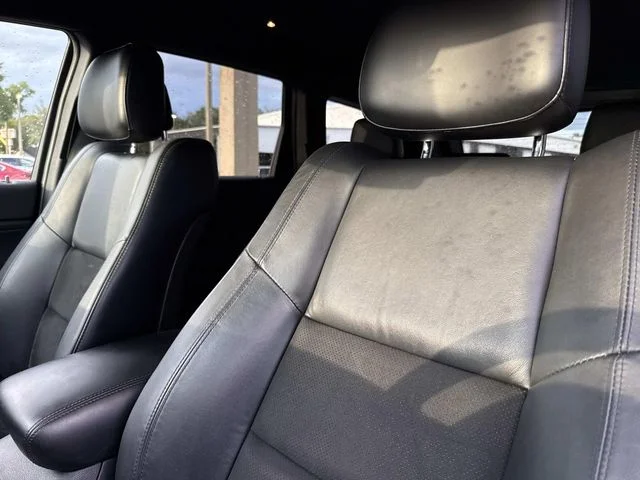 Used 2019 Silver Jeep Altitude image 23