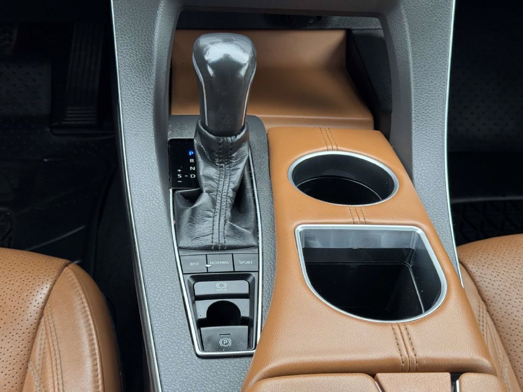 Certified Used 2019 Beige Toyota Limited image 8