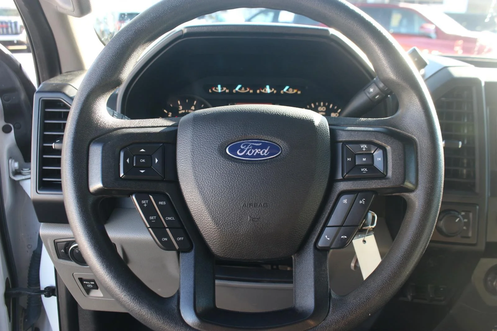 Used 2020 White Ford XL image 17
