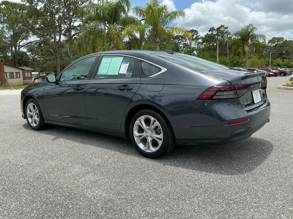 Used 2023  Honda LX image 9
