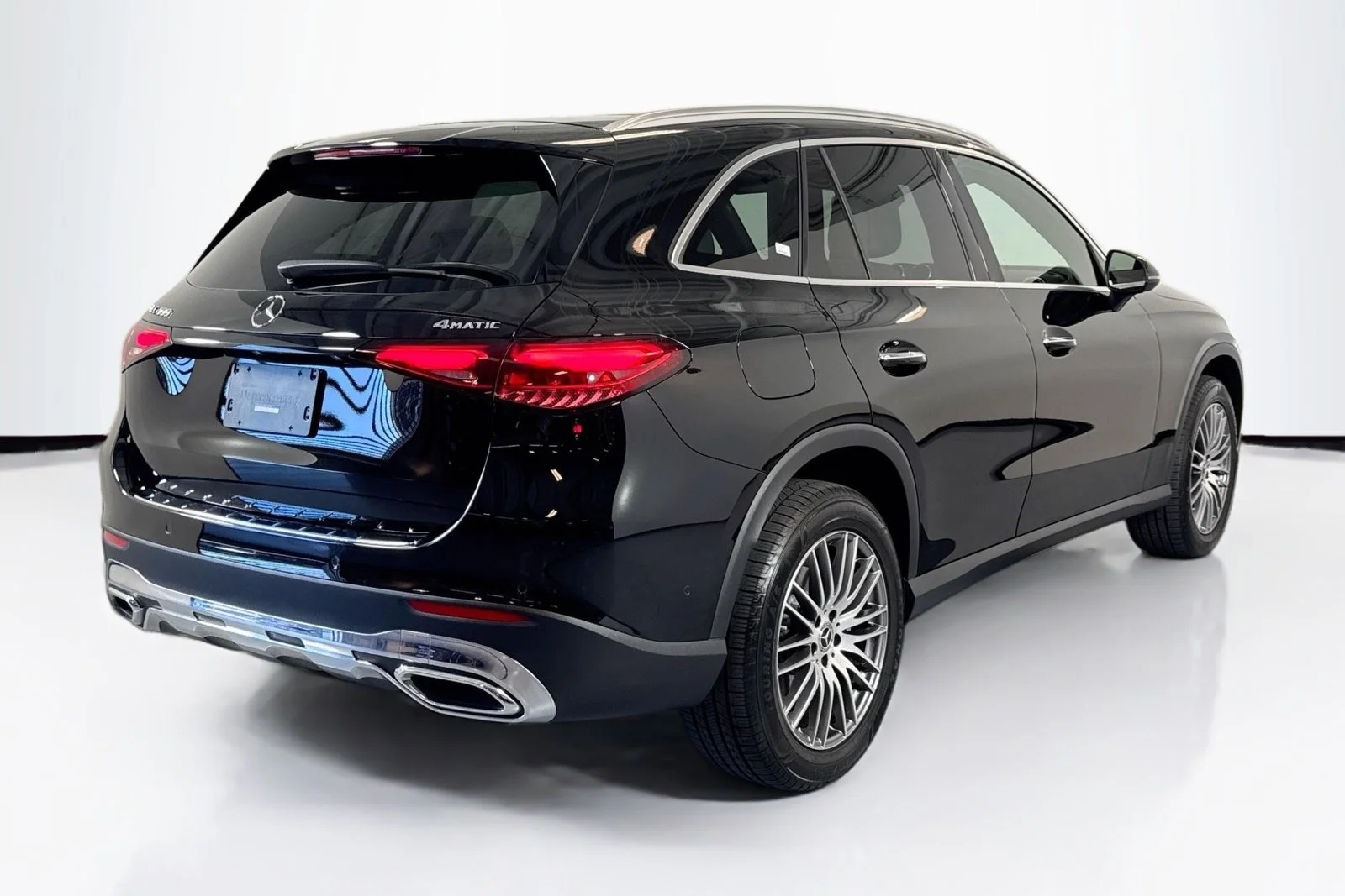 Used 2024 Black Mercedes-Benz GLC 300 image 5