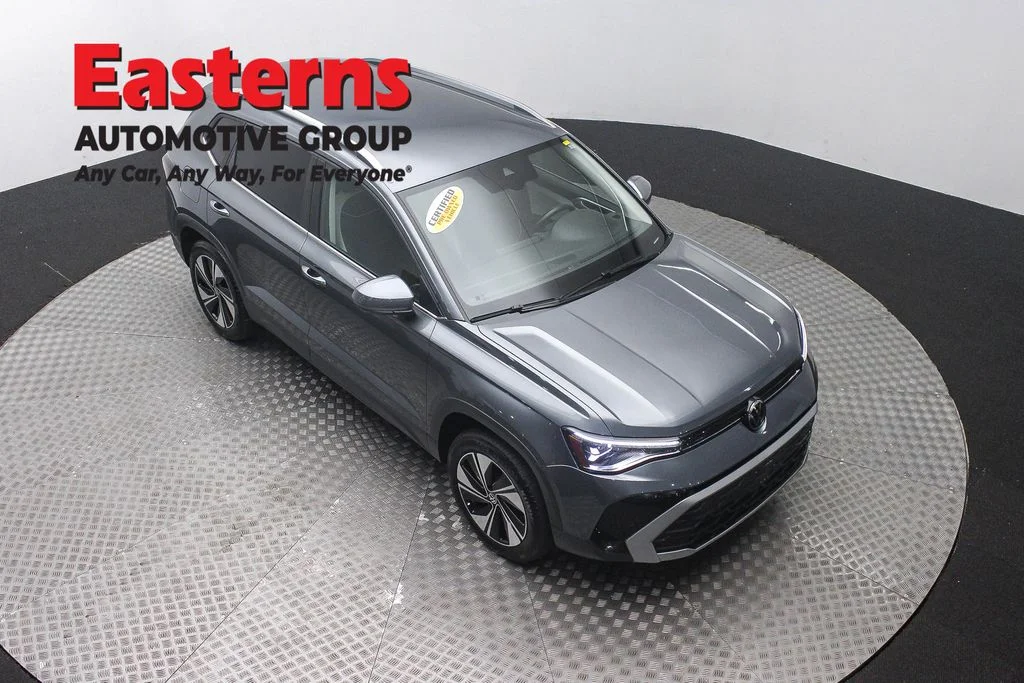Used 2025 Gray Volkswagen 1.5T SE image 3