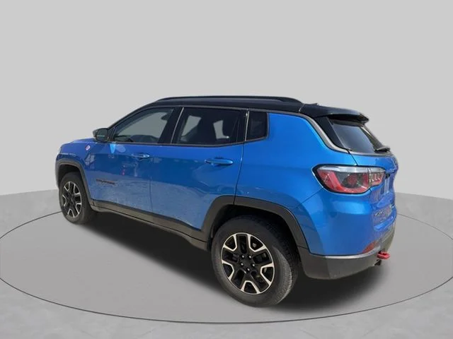 Used 2020 Blue Jeep Trailhawk image 4