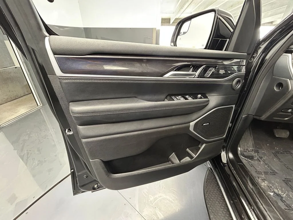 Used 2023 Diamond Black Crystal Pearlcoat Jeep Base image 14