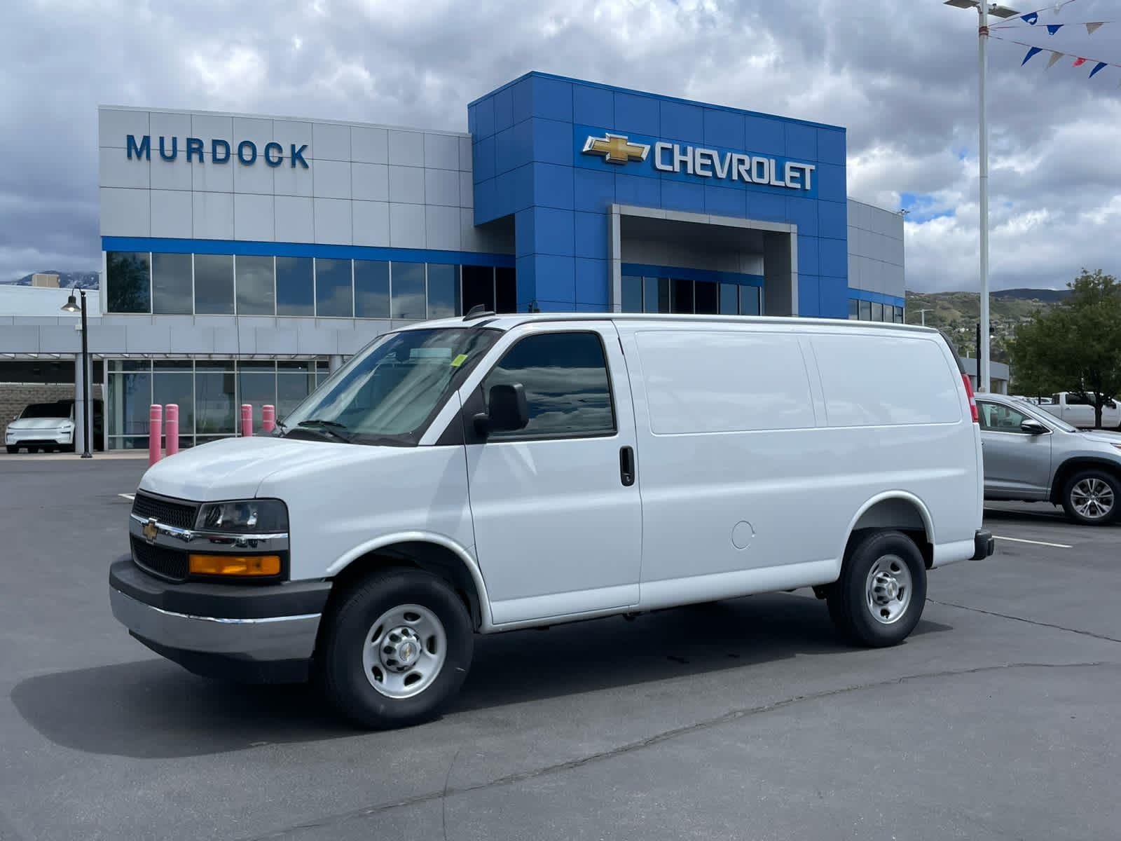 2026 Chevrolet Express 3500 Work Van HD's photo